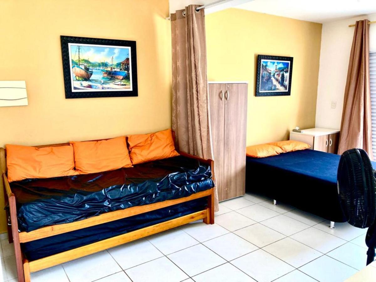 Apartamento Studio Em Predio De Frente Ao Mar Massaguacu Caraguatatuba Exterior foto